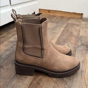 Brown Chelsea Boots